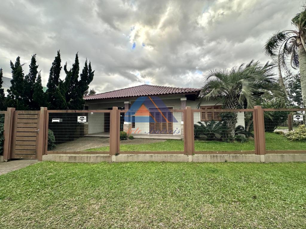 Casa/Sobrado 04 Dormitórios